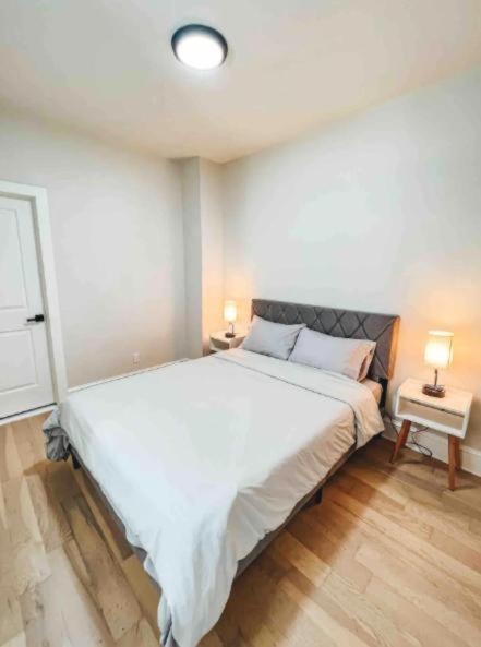 Beautiful 3 Bedroom In Nyc! Apartment *