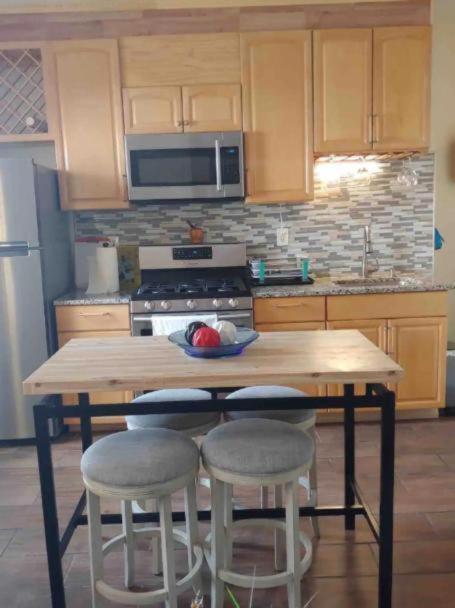 Beautiful 3 Bedroom In Nyc! Apartment New York